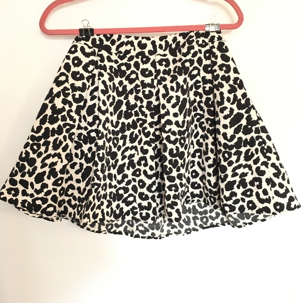 Collective Concept Leopard white/black skirt